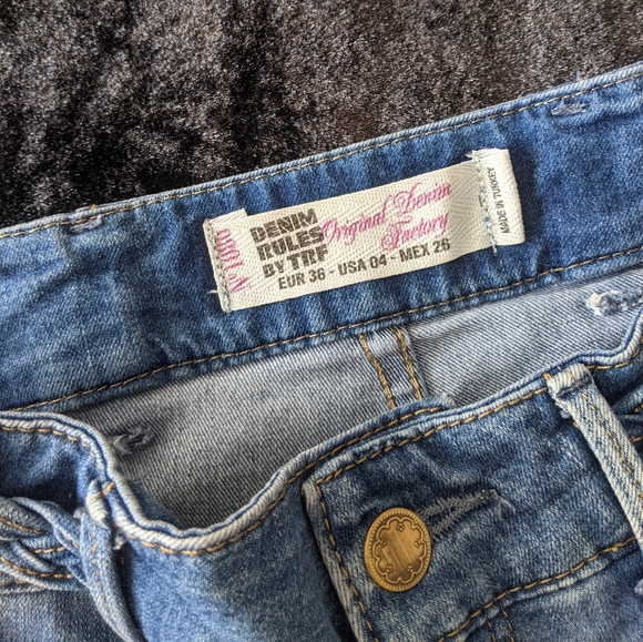 Zara denim shorts - Picture 3 of 3